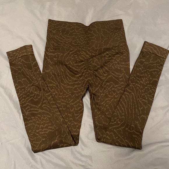 XS Gymshark Adapt Animal Seamless Set - Picture 4 of 8